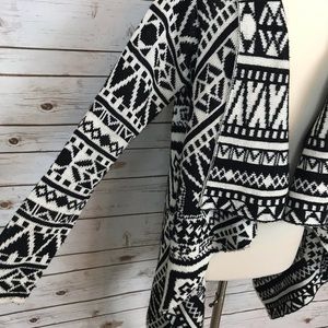 Flying Tomato Geometric Open Cardigan